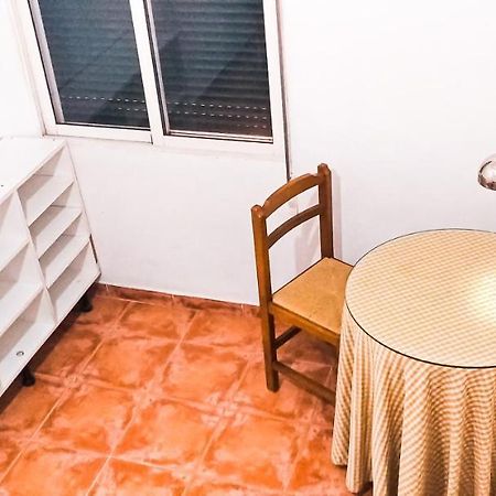 Room In Malaga Center, Homestay "Window To Road" - Habitacion En Apartamento, Ventana A La Careterra! Ngoại thất bức ảnh
